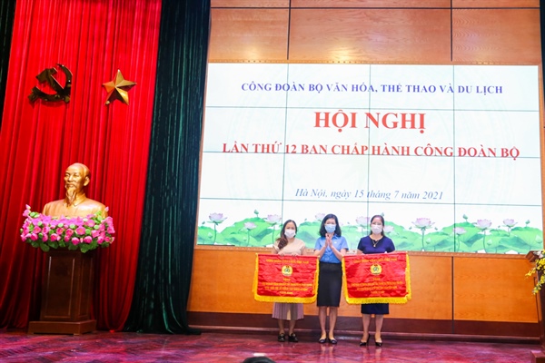 Hội nghị lần thứ 12 Ban Chấp hành Công đoàn Bộ VHTTDL