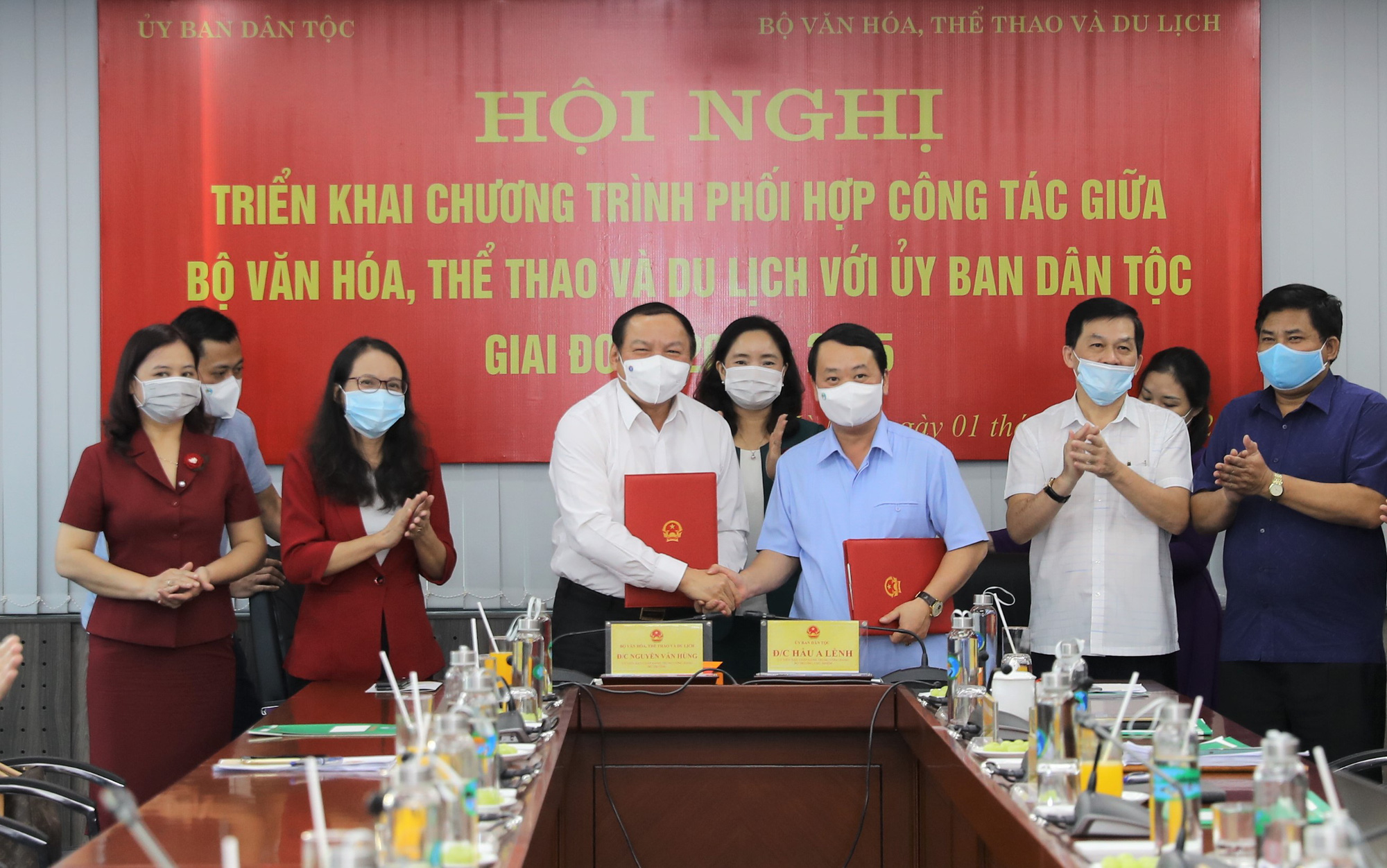 Bộ VHTTDL ký kết chương trình hợp tác với Ủy ban Dân tộc về phát triển văn hóa, thể thao, du lịch và gia đình vùng đồng bào dân tộc thiểu số, miền núi (2021-2025)