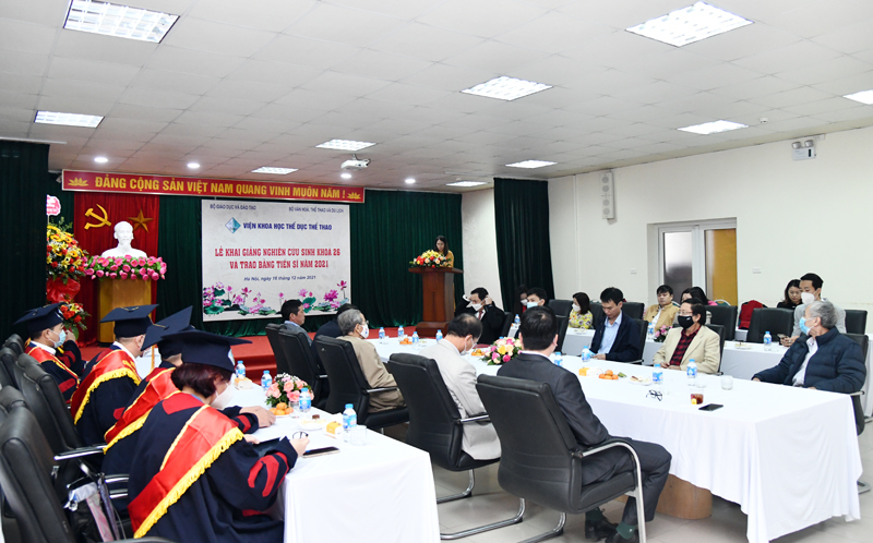 Viện Khoa học Thể dục Thể thao khai giảng NCS khóa 26 và trao bằng Tiến sĩ năm 2021