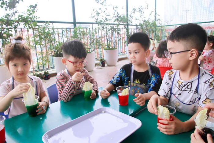 Dinh dưỡng học đường đóng vai trò quan trọng đối với sự phát triển toàn diện về thể lực và trí lực của trẻ