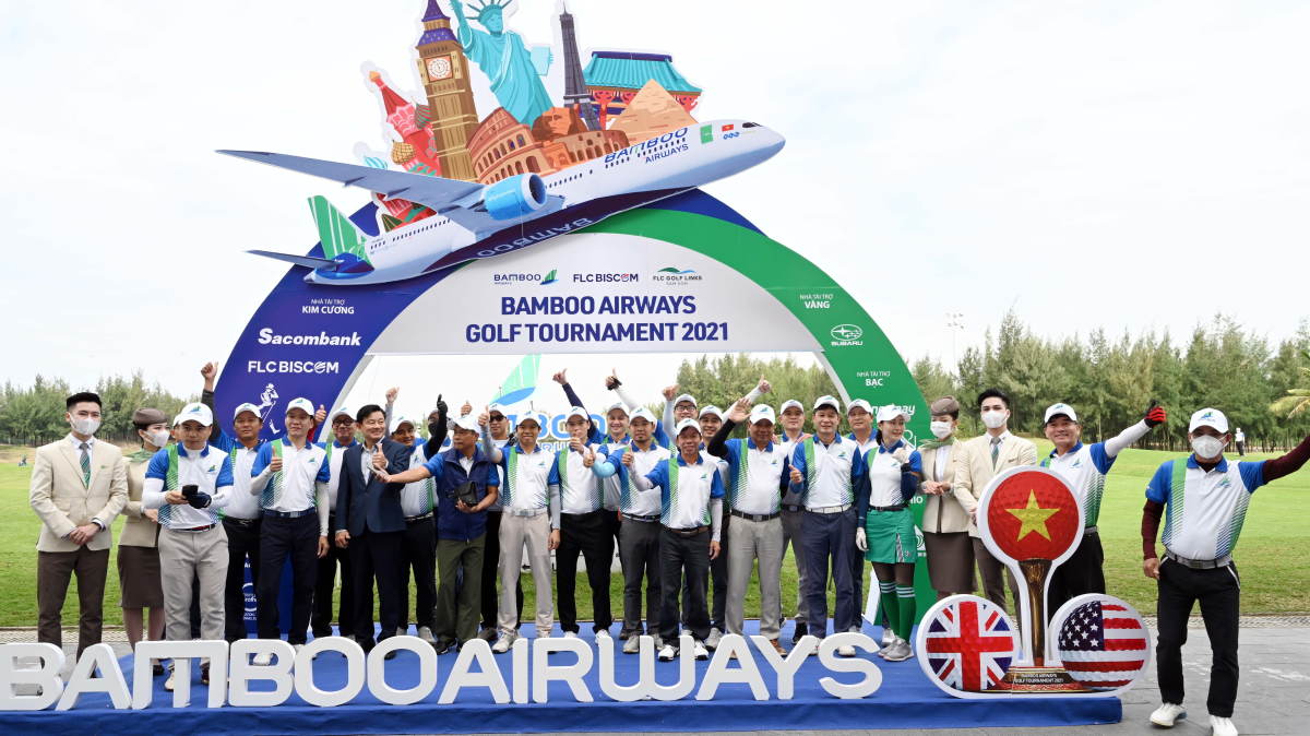 Bamboo Airways Golf Tournament 2021: Golfer nhận giải thưởng HIO lên đến hàng tỷ đồng 
