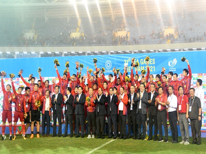 Chủ tịch nước Nguyễn Xuân Phúc đánh giá cao công tác huấn luyện và thành tích VĐV tại SEA Games 31