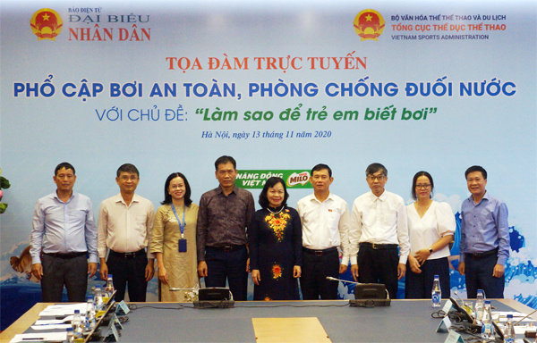 Làm sao để trẻ biết bơi?