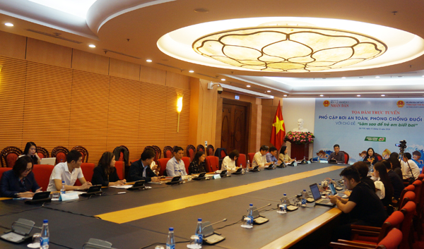 Làm sao để trẻ biết bơi?