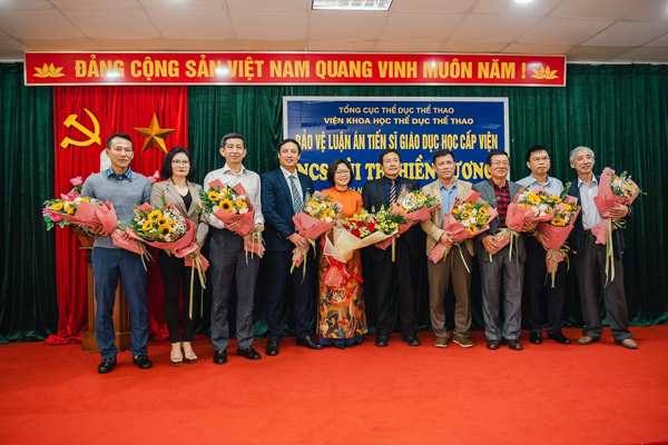 NCS Bùi Thị Hiền Lương bảo vệ thành công luận án Tiến sỹ chuyên đề Bóng đá nữ cấp cao