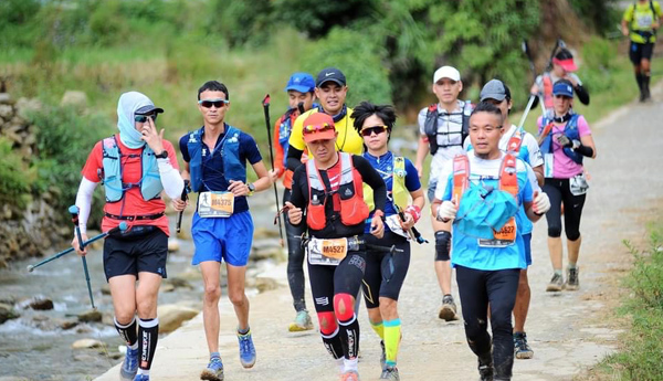 Trên 4.000 người tham gia Giải chạy Vietnam Trail Marathon 2021 tại Mộc Châu